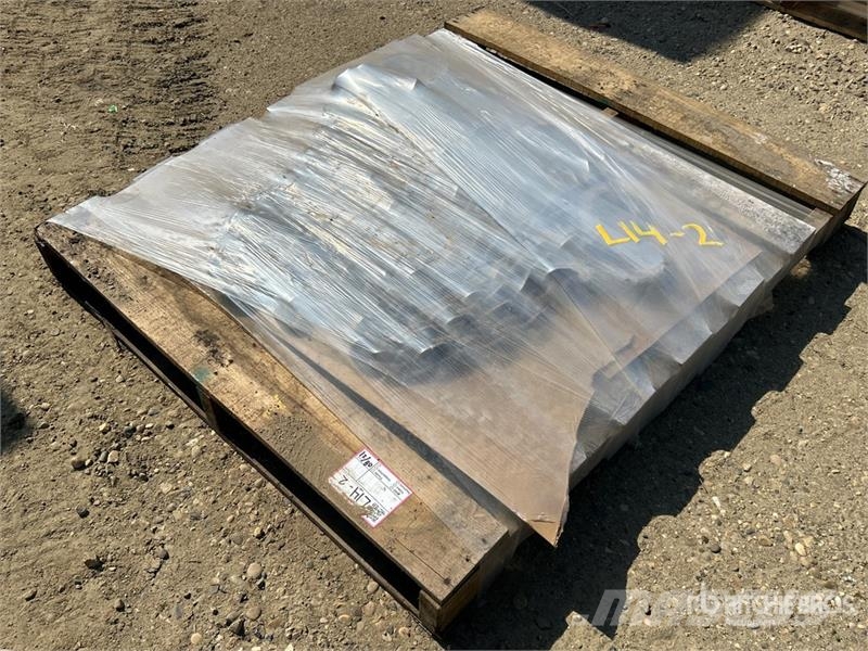 Quantity of 20 ft x 1/2 in Lifting Chain Other components