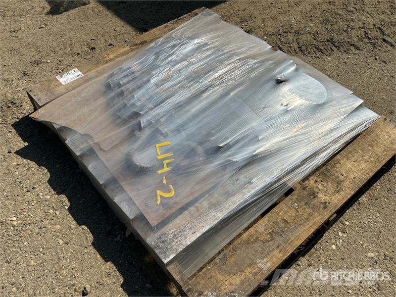 Quantity of 20 ft x 1/2 in Lifting Chain Other components