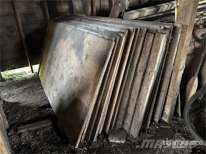 Quantity of (20) Wood Grain Bin Ring Panels 作物プロセスッサーと収納ユニット/機械 - その他