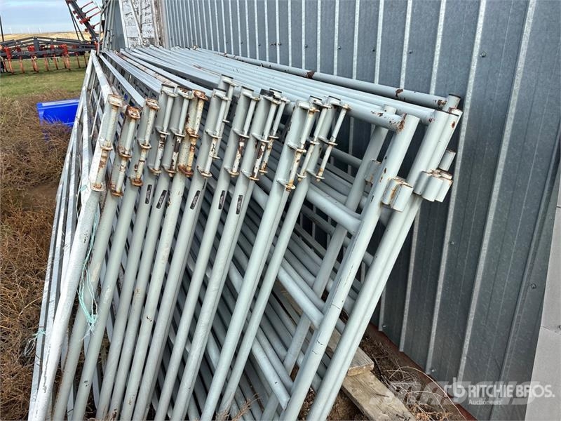 Quantity of (21) 10 ft Livestock Panel Andre staldmaskiner