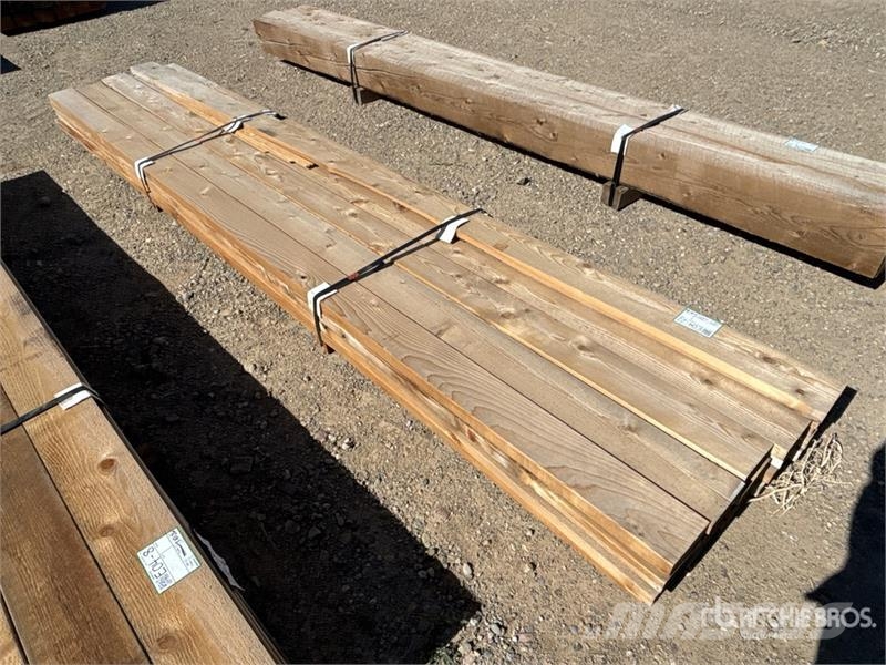 Quantity of (21) 2 in x 6 in x 12 ft Lumber 其他組件