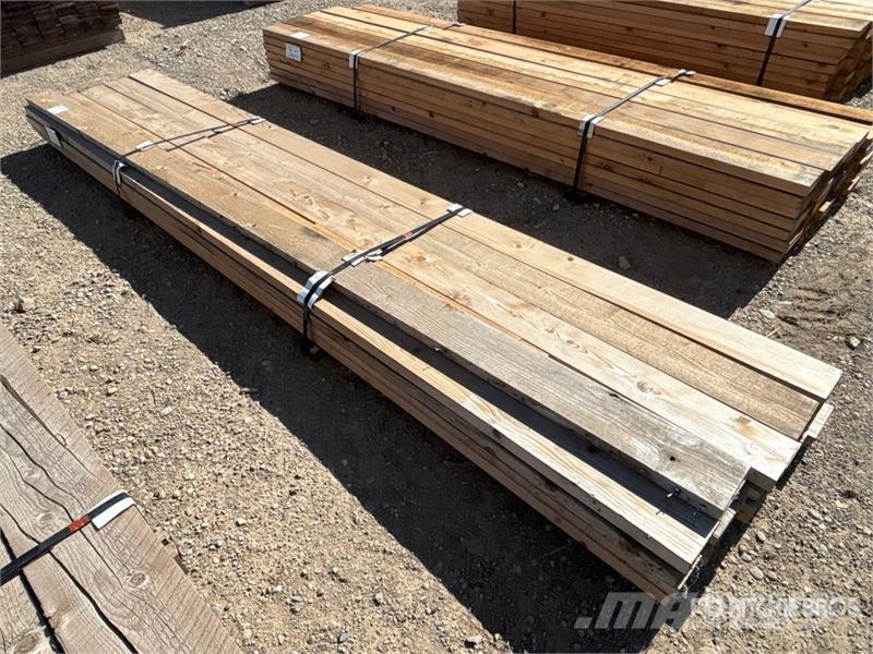 Quantity of (21) 2 in x 6 in x 12 ft Lumber 其他組件