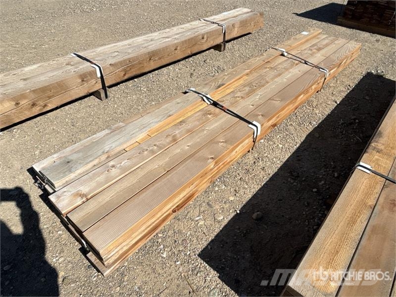 Quantity of (21) 2 in x 6 in x 12 ft Lumber 其他組件