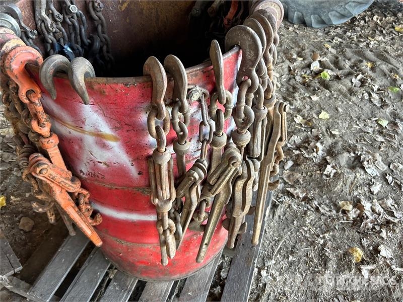 Quantity of (21) Come Along & Chains مكونات أخرى