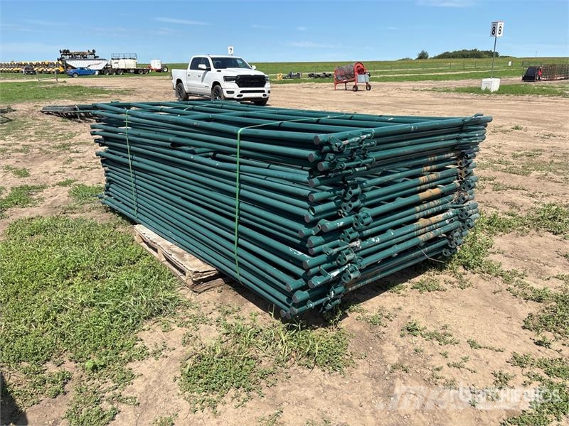 Quantity of (22) 10 ft Livestock Panel Muu farmitehnika ja tarvikud
