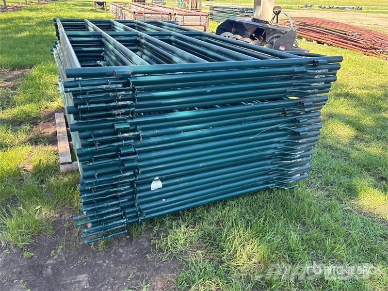 Quantity of (22) 9 ft Livestock Panel Muu farmitehnika ja tarvikud