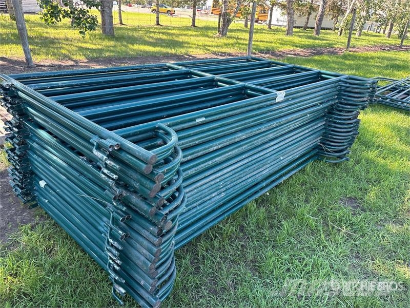 Quantity of (22) 9 ft Livestock Panel Muu farmitehnika ja tarvikud