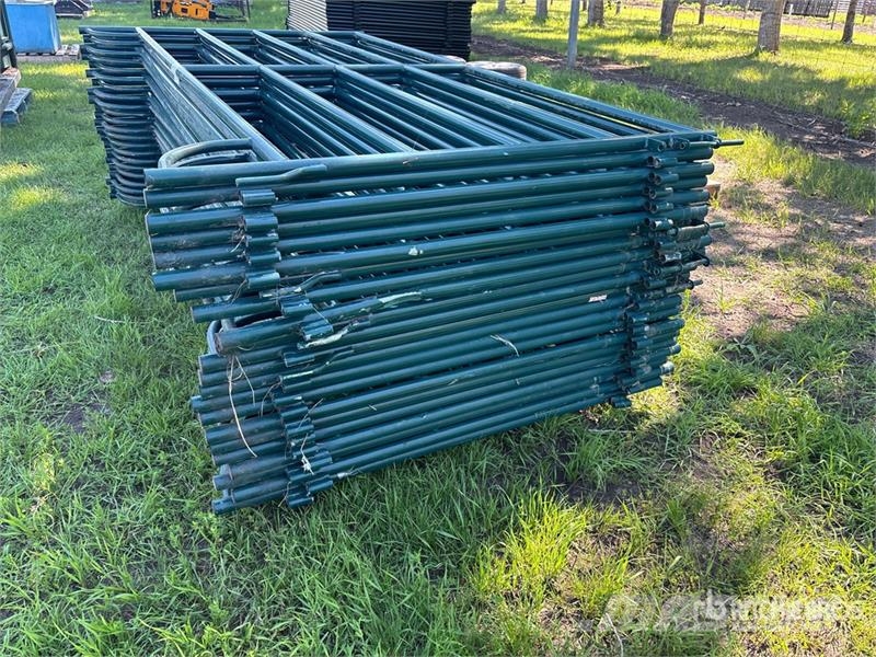 Quantity of (22) 9 ft Livestock Panel Muu farmitehnika ja tarvikud