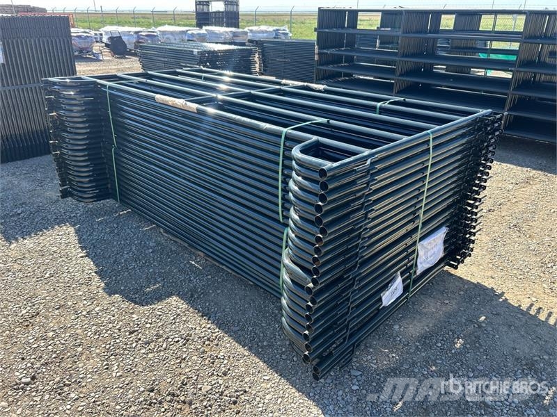  Quantity of (22)  BYT 9 ft 6 in Ranch Livestock Pa Weitere Viehgeräte