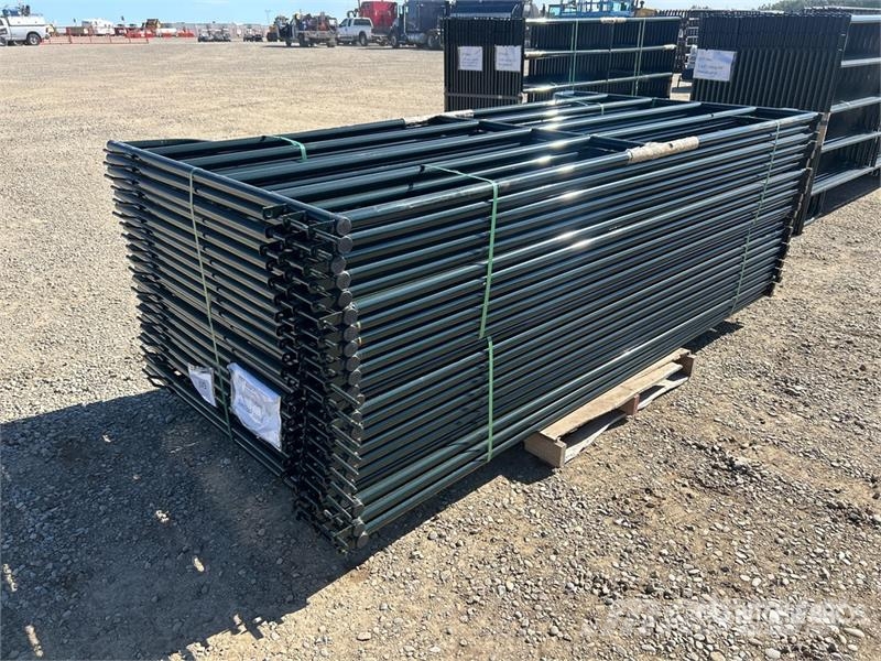  Quantity of (22)  BYT 9 ft 6 in Ranch Livestock Pa Weitere Viehgeräte