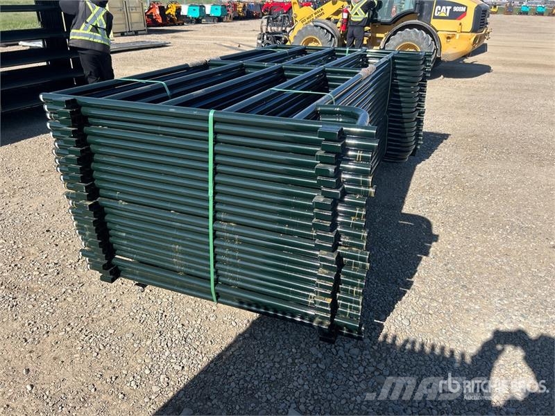  Quantity of (22)  BYT 9 ft 6 in Ranch Livestock Pa Weitere Viehgeräte