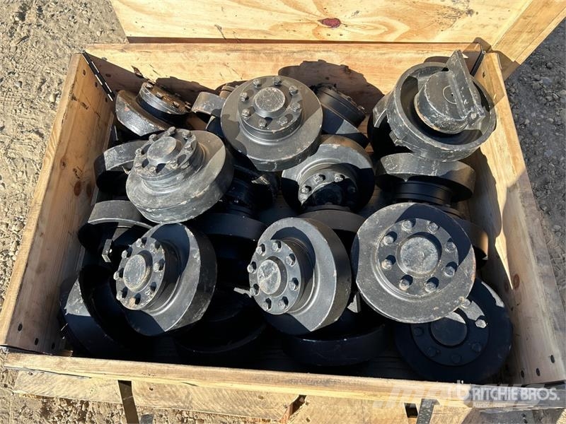 Quantity of (23) 1-38340-0010 Morooka MST300 Top R Other components