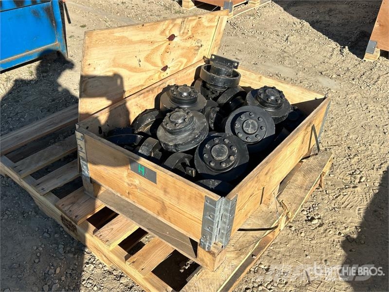 Quantity of (23) 1-38340-0010 Morooka MST300 Top R Other components