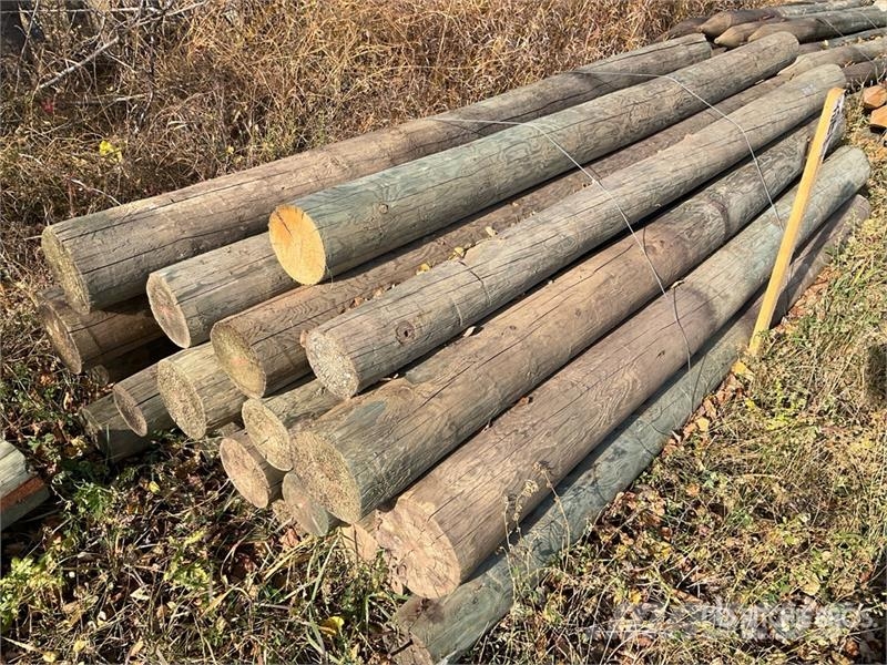 Quantity of (23) 8 ft Fence Posts Оборудование для животноводческих ферм