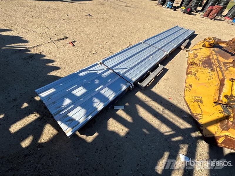  Quantity of 23 Ft Corrugated Steel Roofing Kiti naudoti statybos komponentai