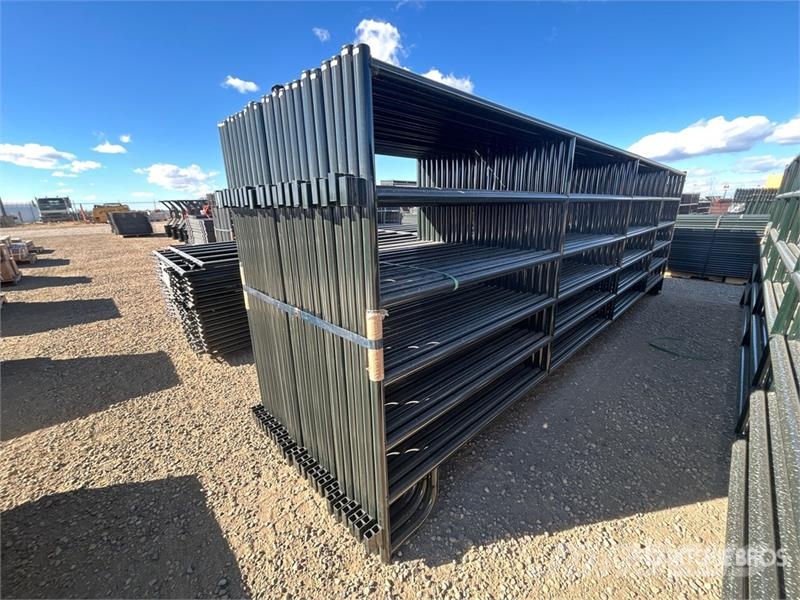 Quantity of (24) 18 ft x 5 ft 6 in Livestock Panel Livdyr annet utstyr
