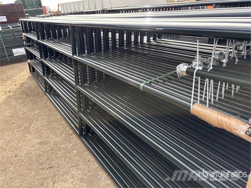  Quantity of (24)  BYT MRG16 16 ft x 4 ft Ranch Liv Оборудование для животноводческих ферм