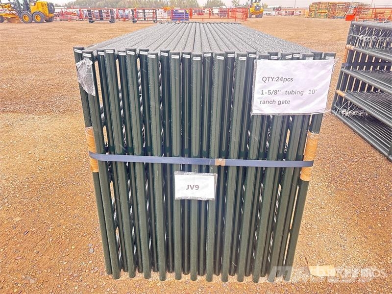 Quantity of (24) BYT RG10 10 ft x 4 ft Ranch Live Muu farmitehnika ja tarvikud