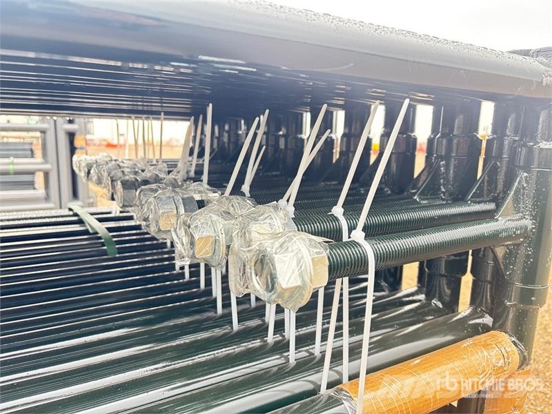 Quantity of (24) BYT RG10 10 ft x 4 ft Ranch Live Muu farmitehnika ja tarvikud