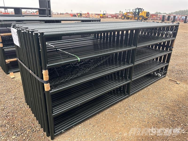 Quantity of (24) BYT RG10 10 ft x 4 ft Ranch Live Muu farmitehnika ja tarvikud