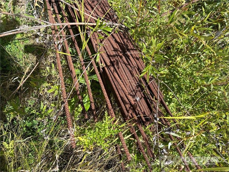 Quantity of (25) 20 ft x 5/8 in Rebar Schaber