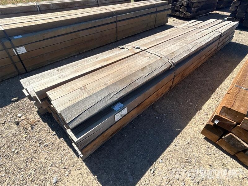 Quantity of (25) 4 in x 6 in x 14 ft Lumber Drugi deli