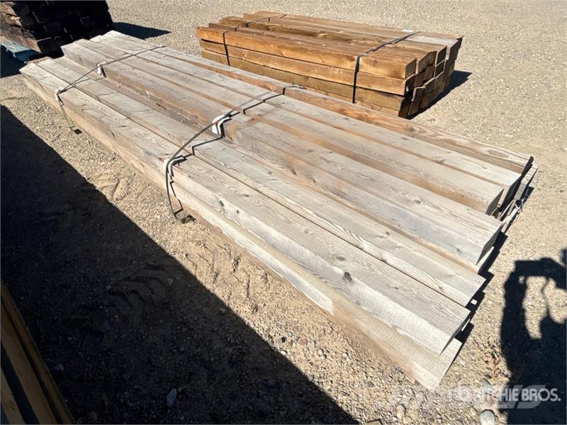 Quantity of (25) 4 in x 6 in x 14 ft Lumber Drugi deli