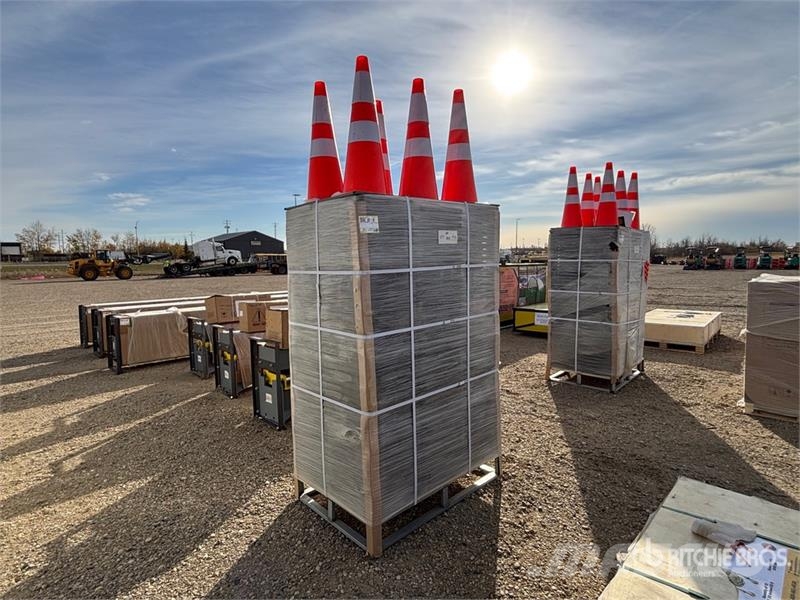 Quantity of (250) EMC SC28L 28 in Traffic Cones ( Тръбополагащи булдозери