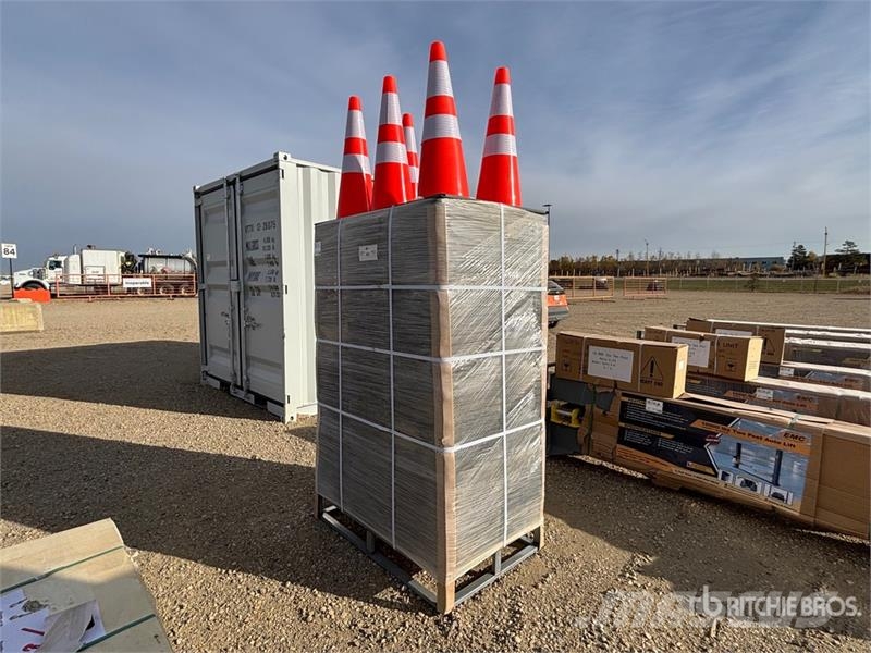 Quantity of (250) EMC SC28L 28 in Traffic Cones ( Тръбополагащи булдозери