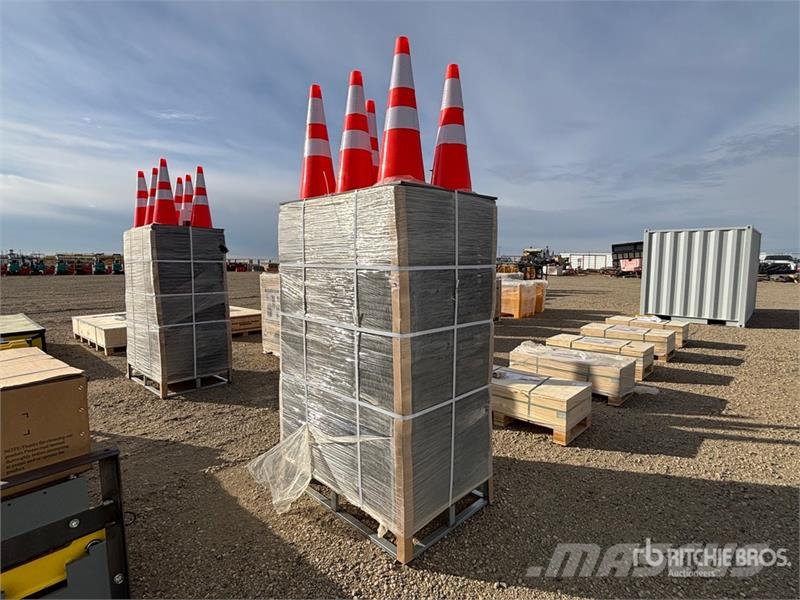 Quantity of (250) EMC SC28L 28 in Traffic Cones ( Тръбополагащи булдозери