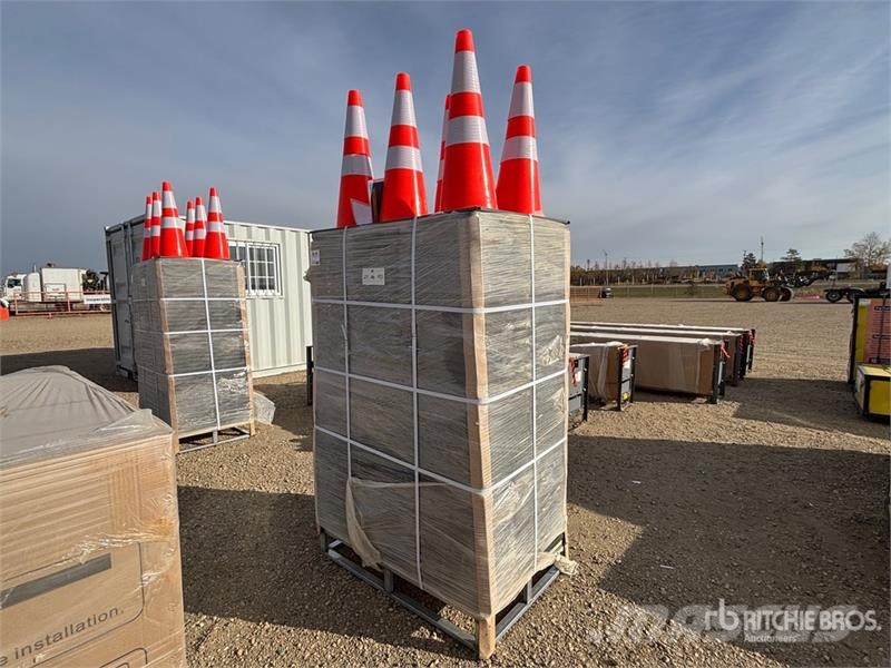 Quantity of (250) EMC SC28L 28 in Traffic Cones ( Тръбополагащи булдозери