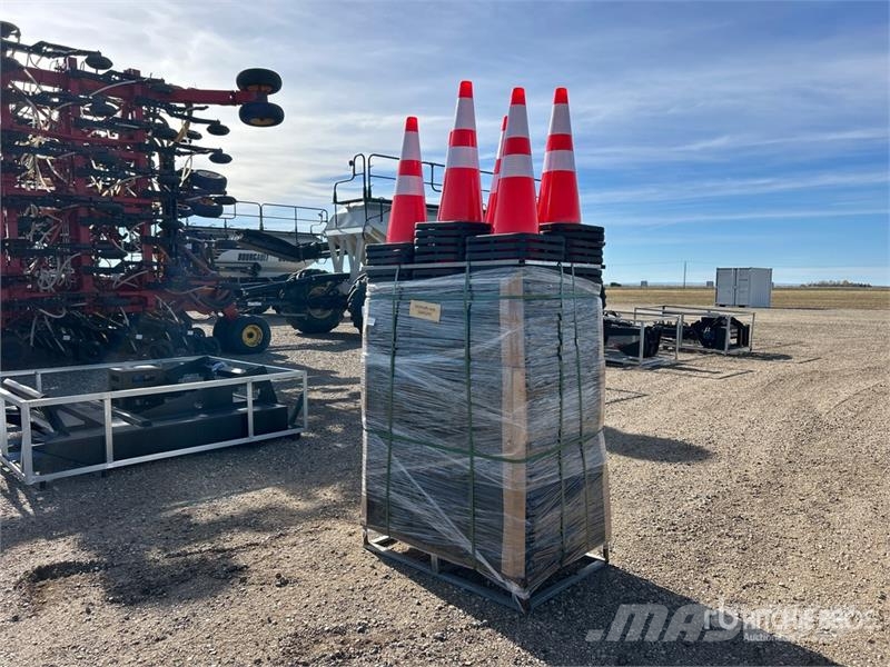 Quantity of (250) Suihe TC-250 Traffic Cones (Unu Boru döşeme dozerleri
