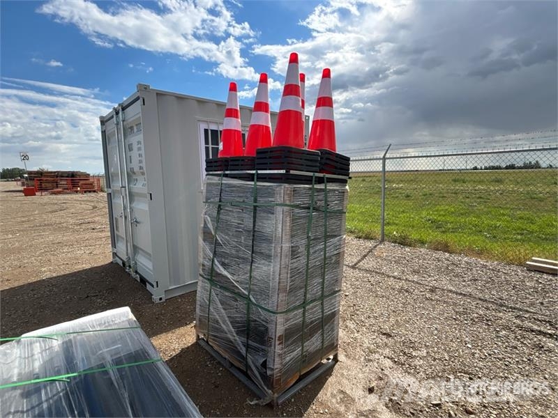  Quantity of (250)  Suihe TC-250 70 cm Traffic Cone Torupaigaldajad