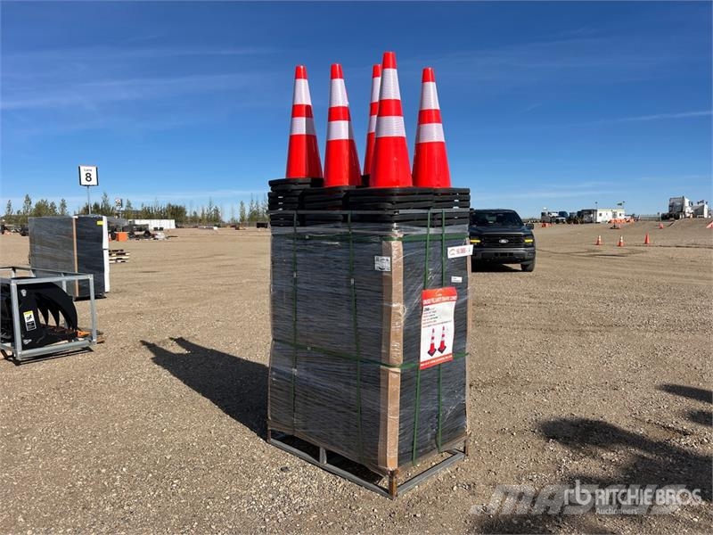 Quantity of (250) Suihe TC-250 Traffic Cones (Unu Boru döşeme dozerleri