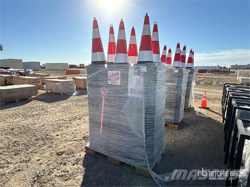  Quantity of (250)  TSC 28 in Traffic Cones (Unused رافعات مد أنابيب