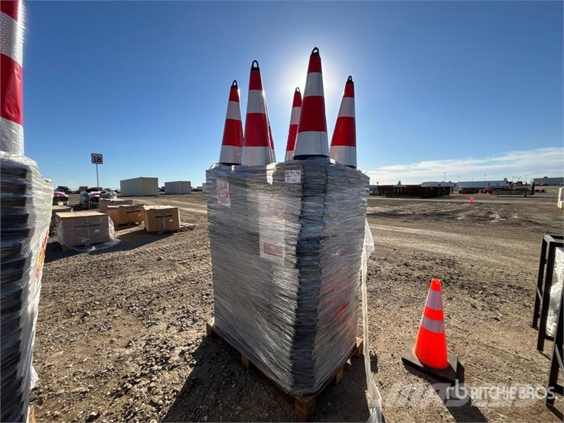  Quantity of (250)  TSC 28 in Traffic Cones (Unused رافعات مد أنابيب