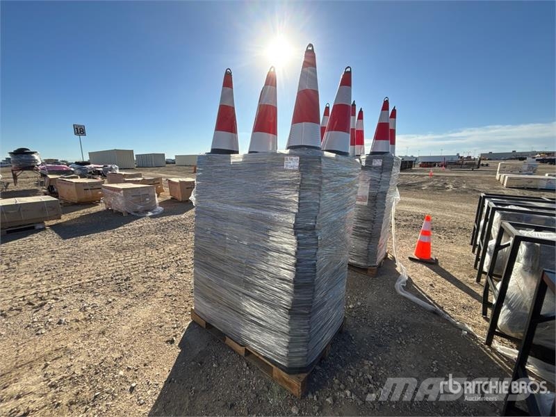  Quantity of (250)  TSC 28 in Traffic Cones (Unused رافعات مد أنابيب