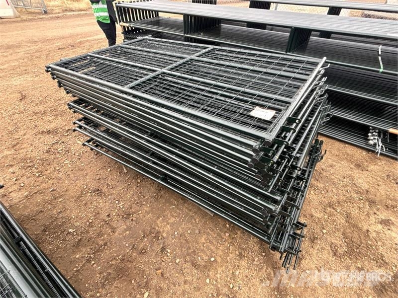 Quantity of (26) BYT MSPP07 7 Ft x 4 Ft Mesh Shee Ostale mašine i oprema za stoku
