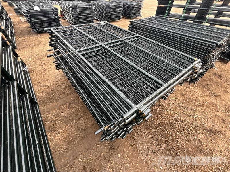 Quantity of (26) BYT MSPP07 7 Ft x 4 Ft Mesh Shee Ostale mašine i oprema za stoku