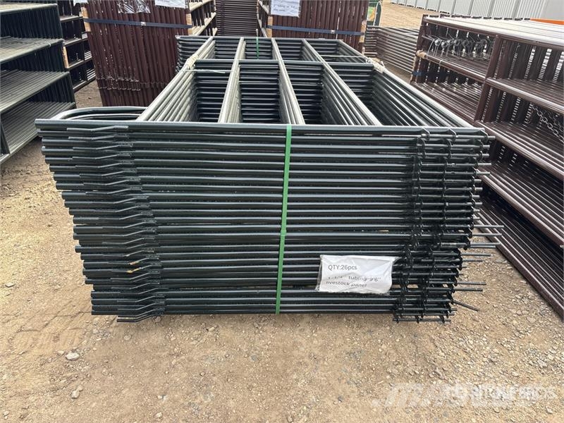Quantity of (26) BYT RP96 9 ft 6 in x 5 ft Ranch Drugi strojevi za stoku i dodatna oprema
