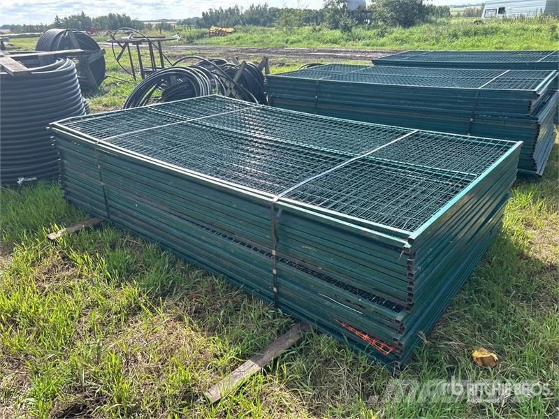  Quantity of (27) 118 in x 70 in Powder Coated Temp Ďalšie komponenty