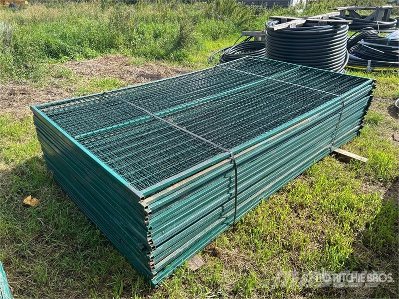  Quantity of (27) 118 in x 70 in Powder Coated Temp Ďalšie komponenty