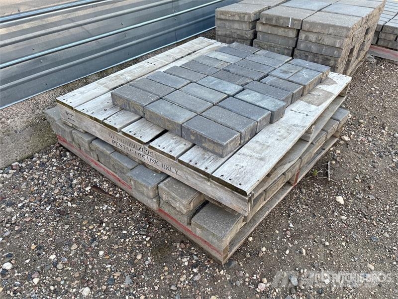 Quantity of (27) 4 in x 8 in & (115) 6 in x 6 in B Drugi deli