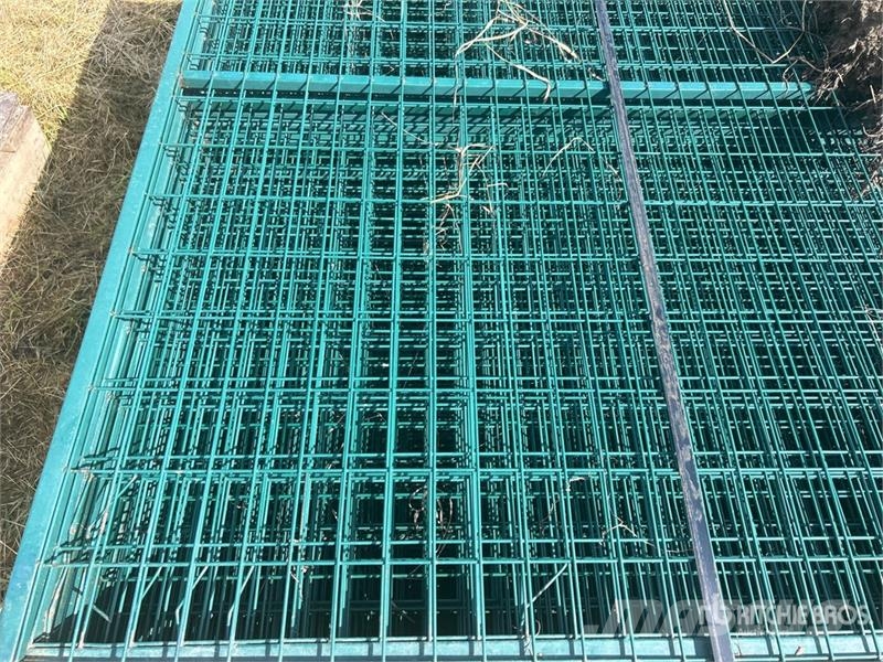 Quantity of (28) 118 in x 70 in Powder Coated Temp Drugi deli