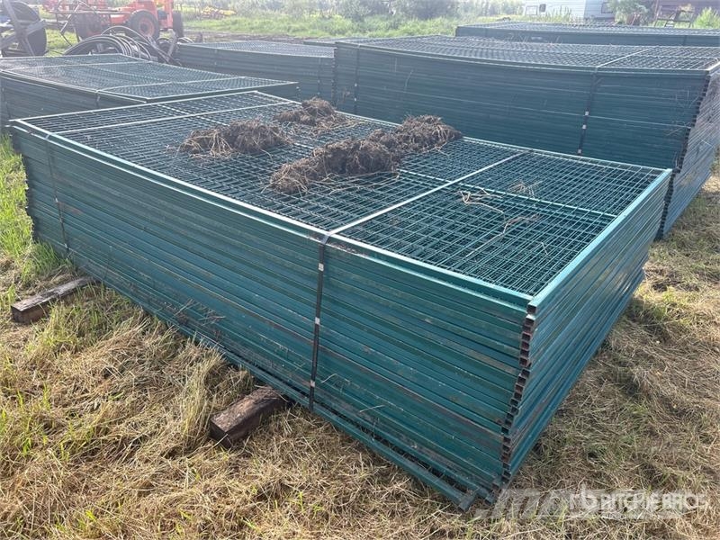 Quantity of (28) 118 in x 70 in Powder Coated Temp Drugi deli