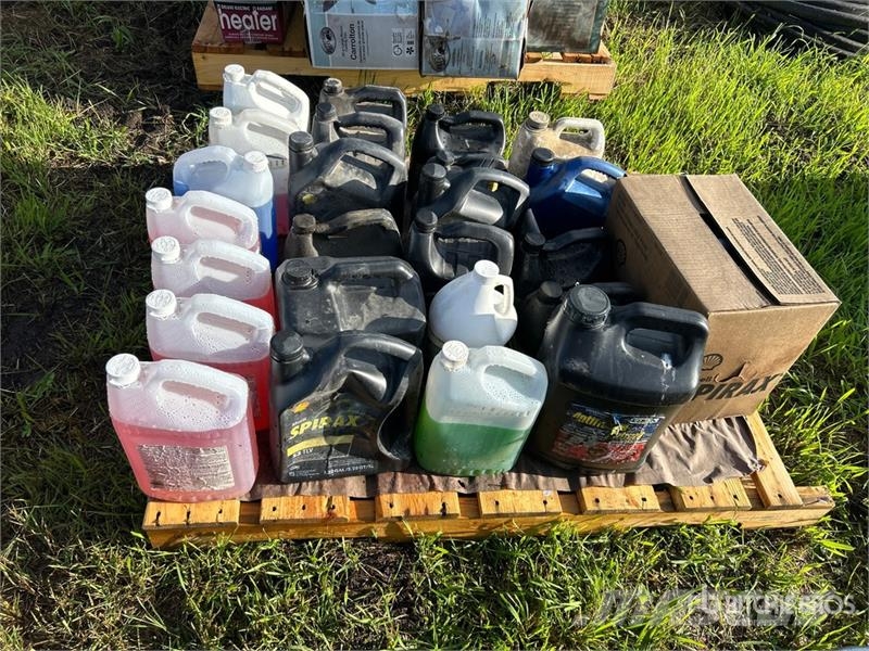 Quantity of (28) Automotive Fluids & Chemicals, in Drugi deli