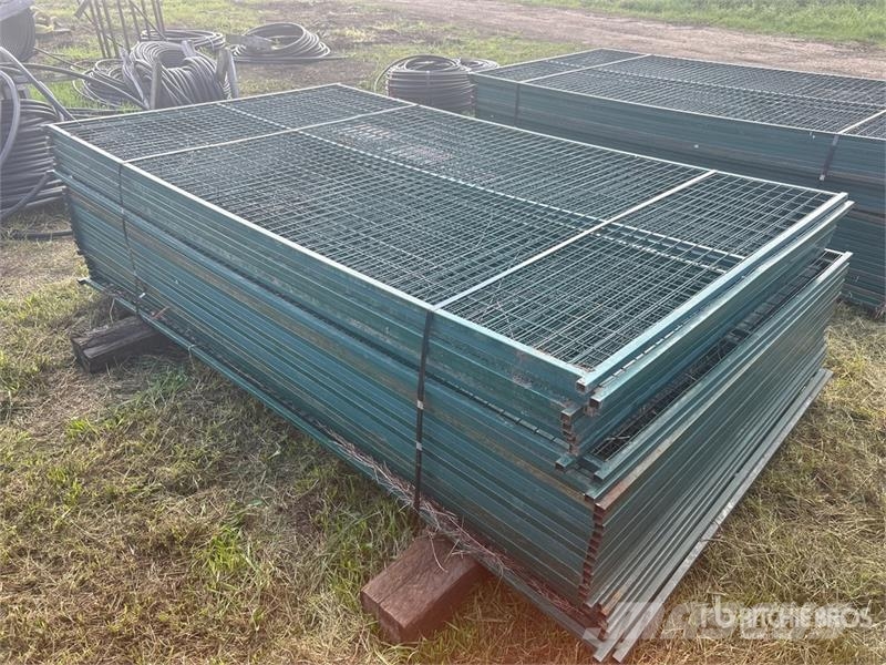 Quantity of (29) 118 in x 70 in Powder Coated Temp Drugi deli