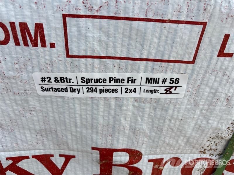 Quantity of (294) 2 x 4 x 8 ft Lumber Andre komponenter