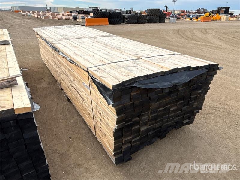 Quantity of (294) 2 x 4 x 14 ft Lumber Andre komponenter
