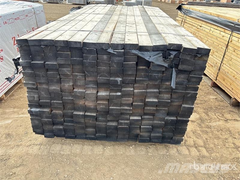 Quantity of (294) 2 x 4 x 8 ft Lumber Andre komponenter
